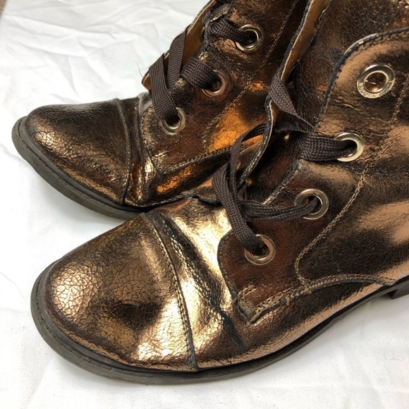 Rare Tommy Hilfiger gold Judsen shoes Sz 8 - Picture 2 of 6